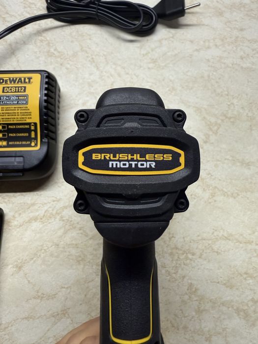 Акумуляторний шуруповерь Dewalt dcd800 комплект