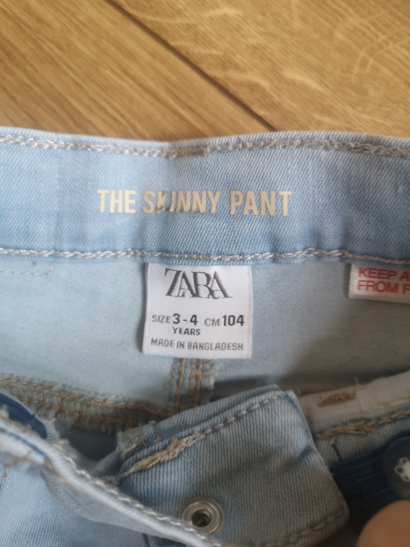 Spodnie jeansowe Zara r. 104 rurki skinny