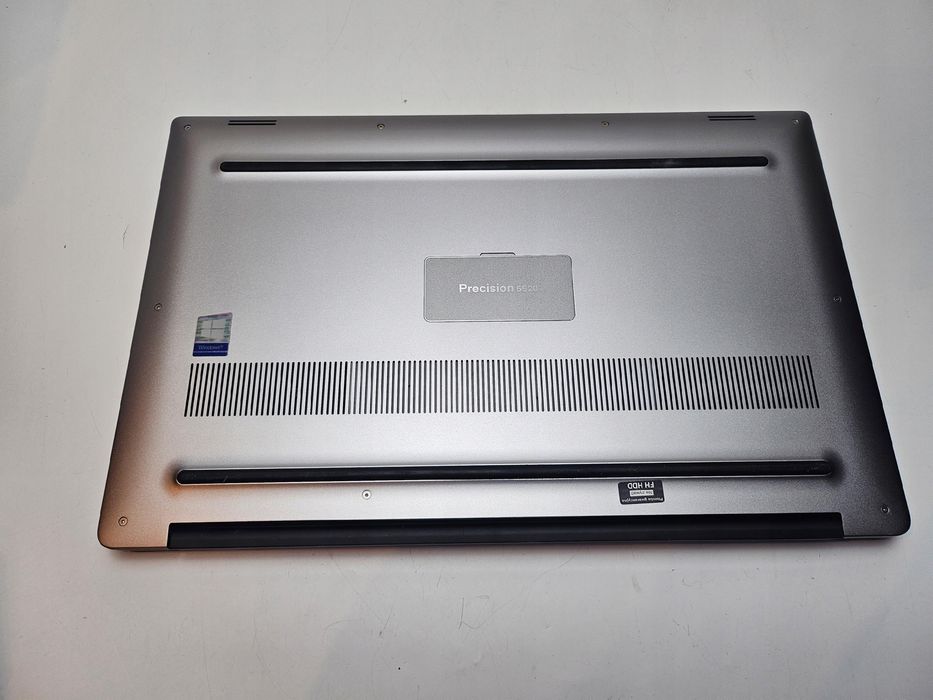 A466] Laptop Dell Precision 5520 i7-7820HQ 16GB 256 NVMe W11 bat