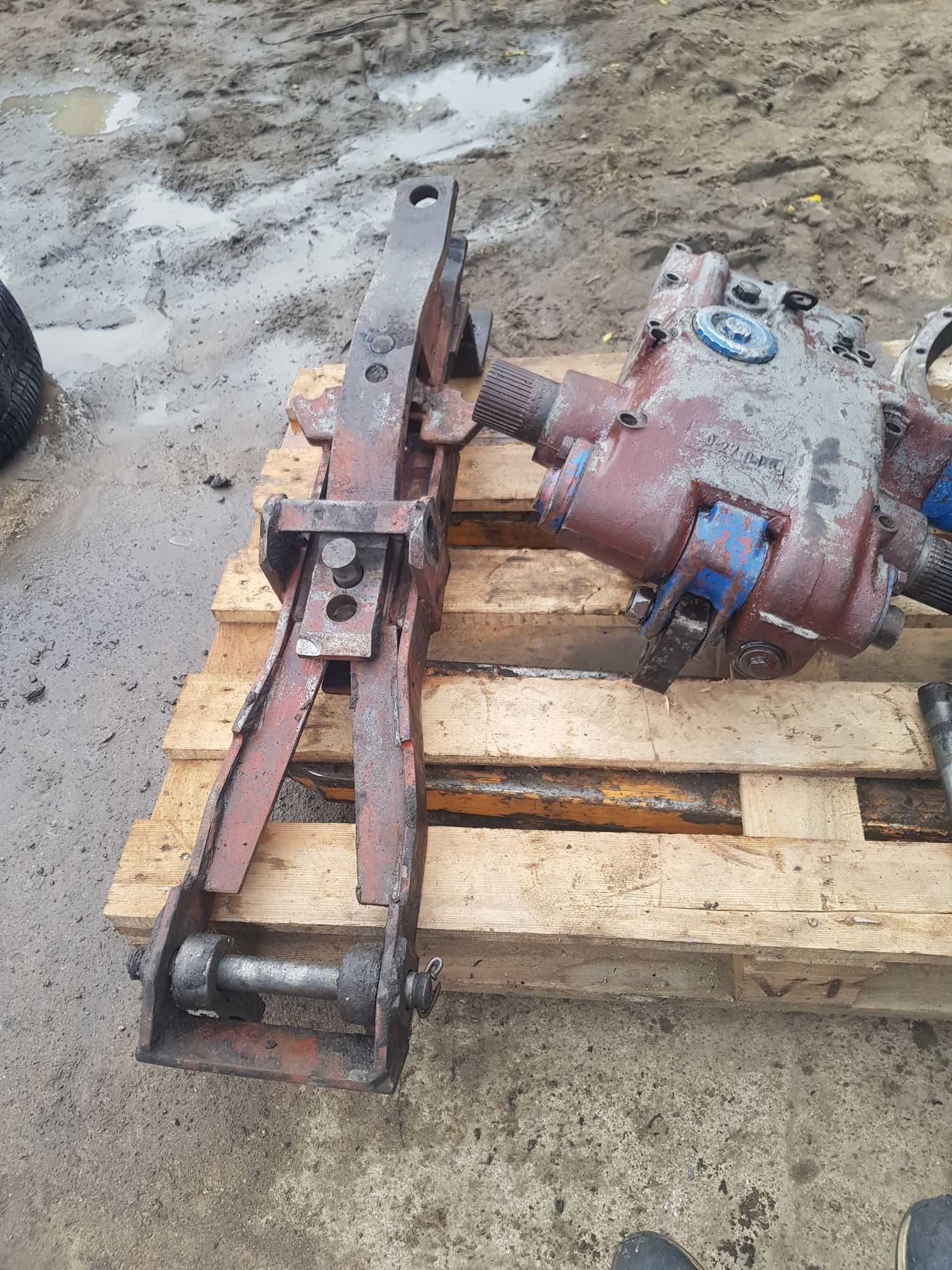 podnosnik po regeneraci  ursus c360 c355 c4011 oraz czesci gwarancja
