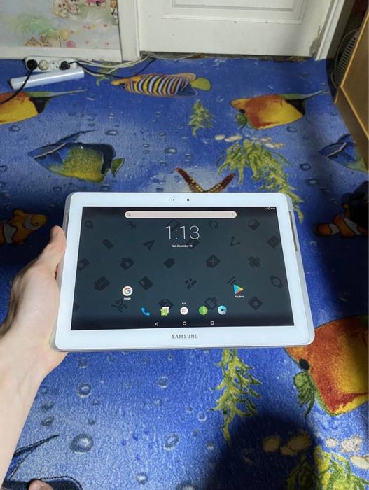 Планшет в ідеально у стані Samsung Galaxy Tab 10.1 + зарядне