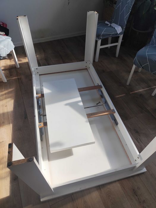 Sprzedam stół i 6 krzesel