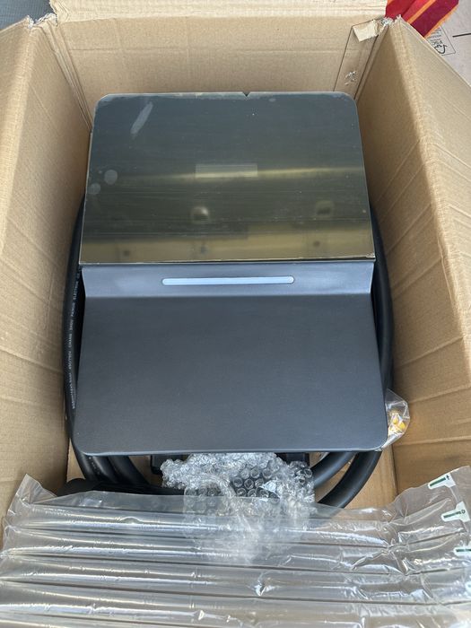 Зарядний пристрій Зарядна станція Зарядка 3 фази 11 kw 16А