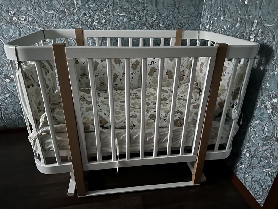 Продам дитячу кроватку Верес