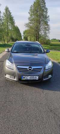 Opel Insignia ..