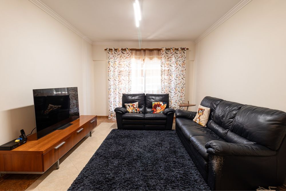 Apartamento T3 usado c/parqueamento e arrecadação