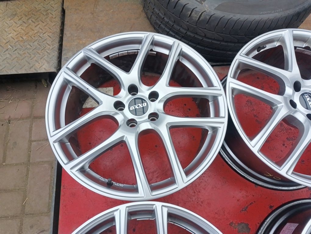 5x112 Alufelgi 19 OXXO Mercedes VW Audi Skoda BMW MINI 8JX19 ET35