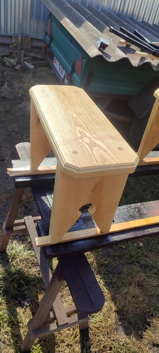 Стільчик з Ясену