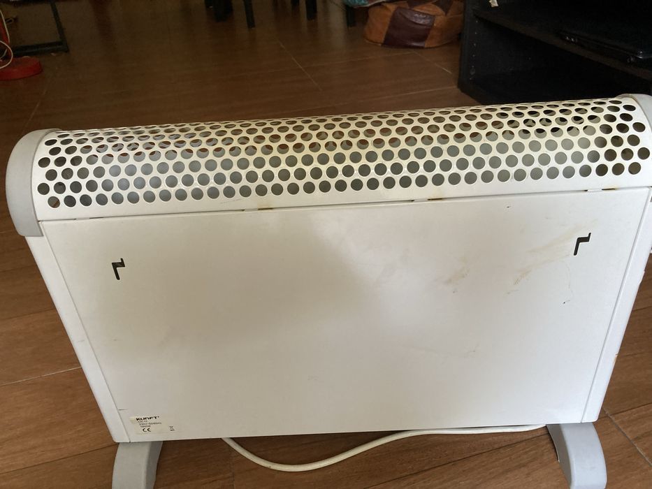 Aquecedor eletrico Kunft que dá para pendurar