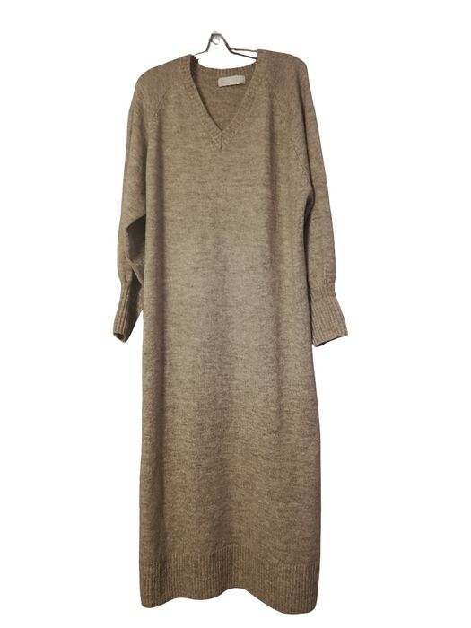 Бежевое платье зимнее длинное