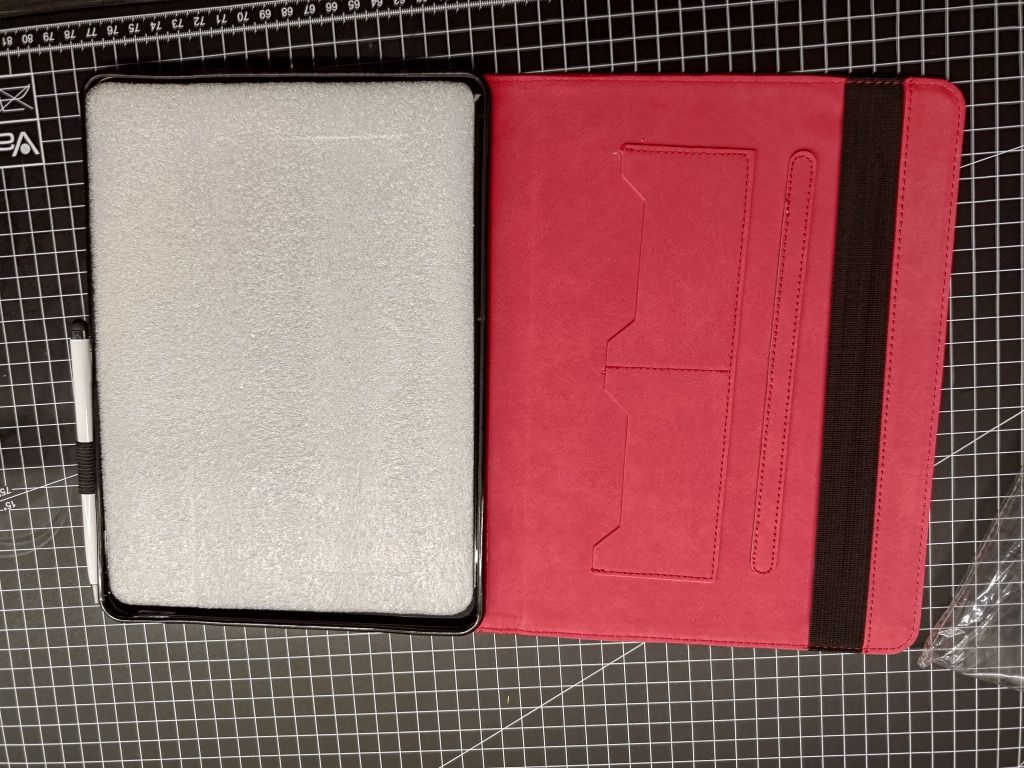 Etui iPad pro 11 z rysikiem czerwone