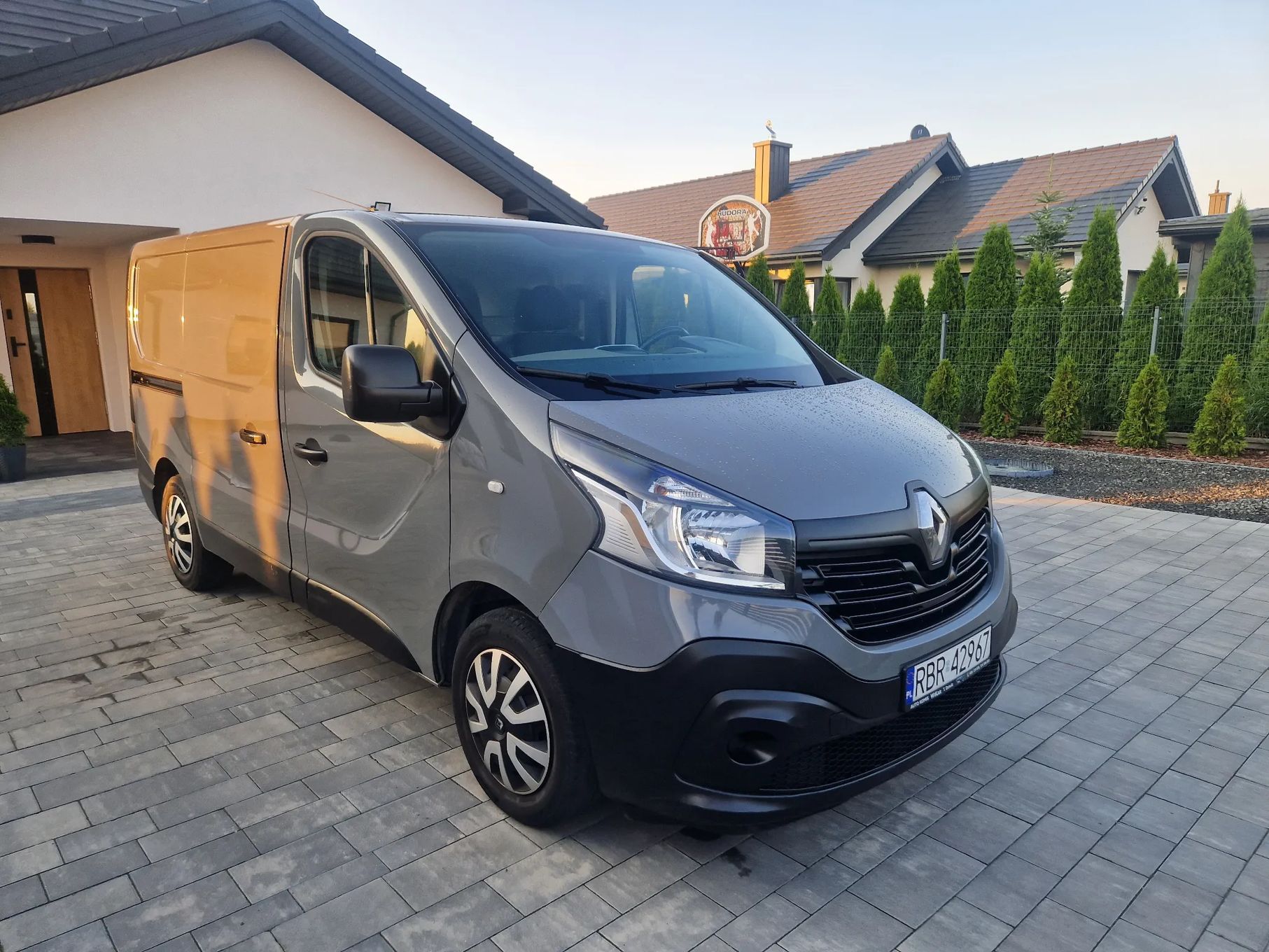 Renault Trafic  Sprzedam Renault Trafic
