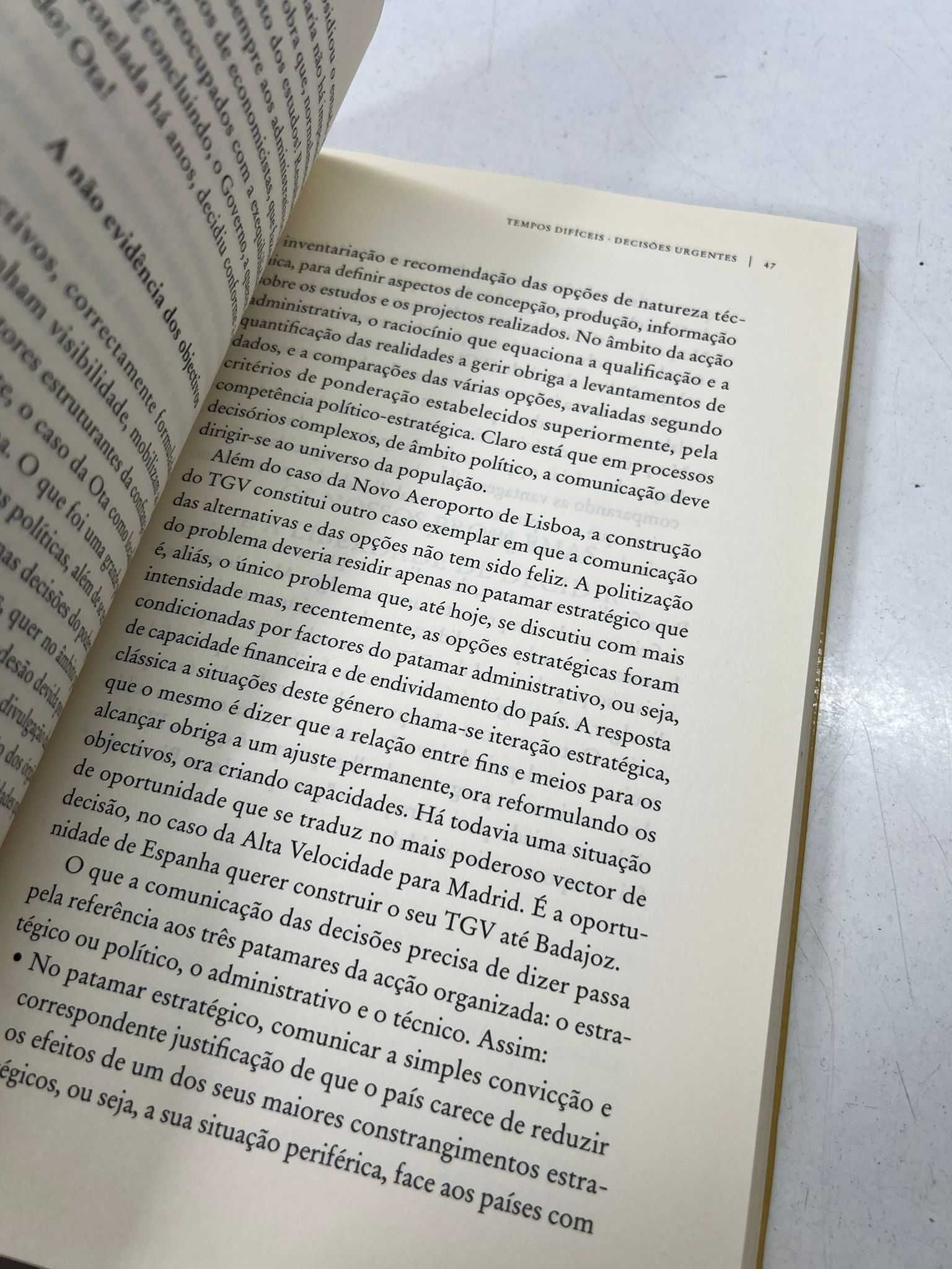 Livro - Tempos Difíceis Decisões Urgentes (ctt editorial grátis)