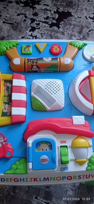 Столик музичний для розвитку діток.