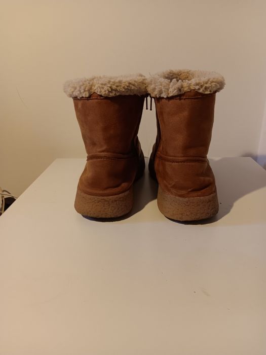 Botas confortáveis com pêlo Zara