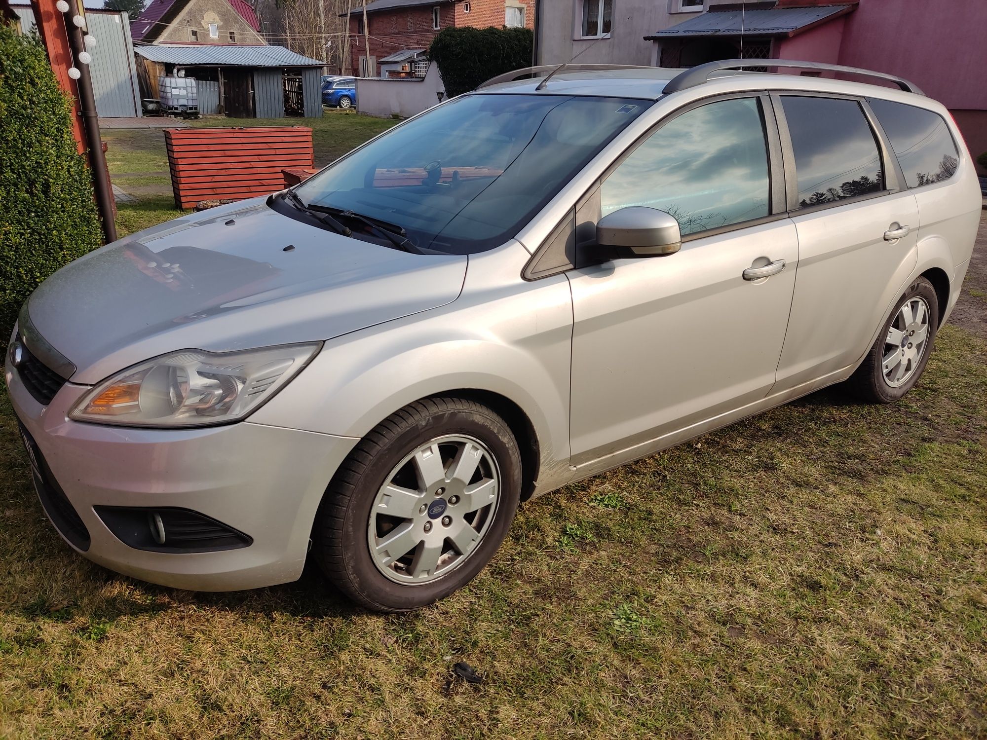 Ford Focus 1.6 benzyna, 2008 rok, kombi, 2 komplety kół.