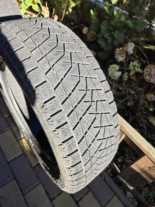 235 / 60 / R18 Bridgestone