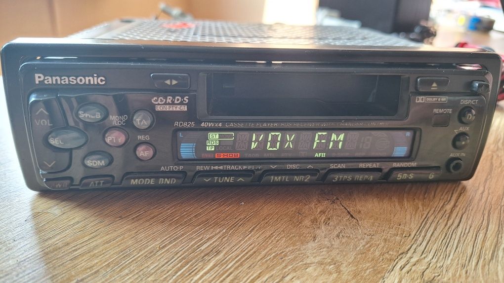 Radio samochodowe Panasonic RD 825 uszkodzone