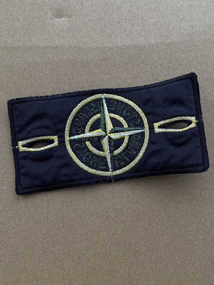 Классический патч stone island