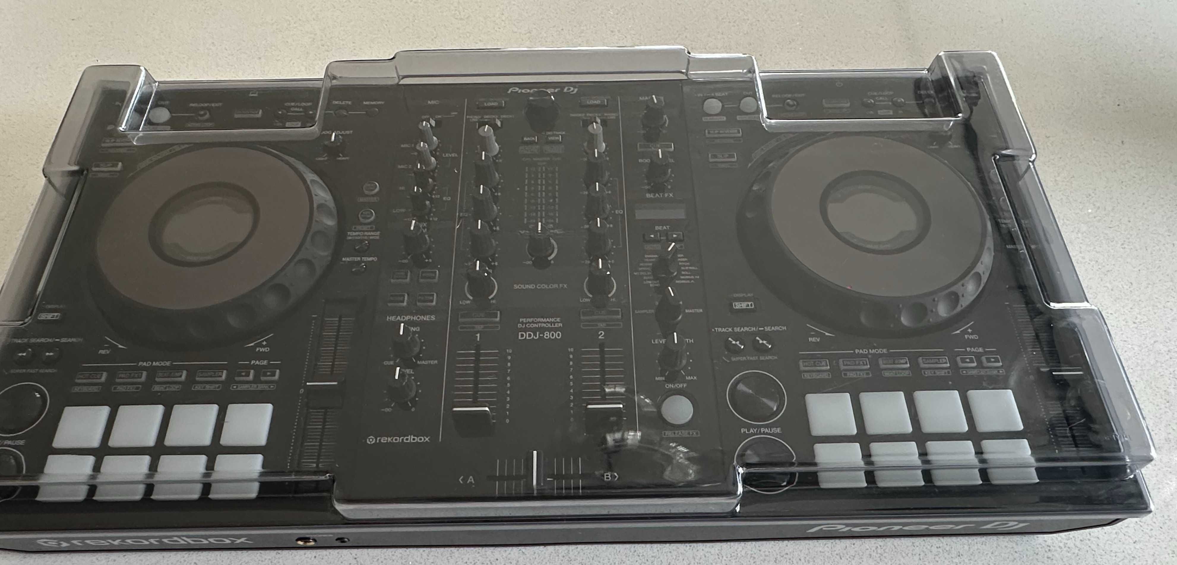 Kontroler DJ Pioneer DDJ 800 (jak nowy, 1 roczny,gwarancja) +decksaver