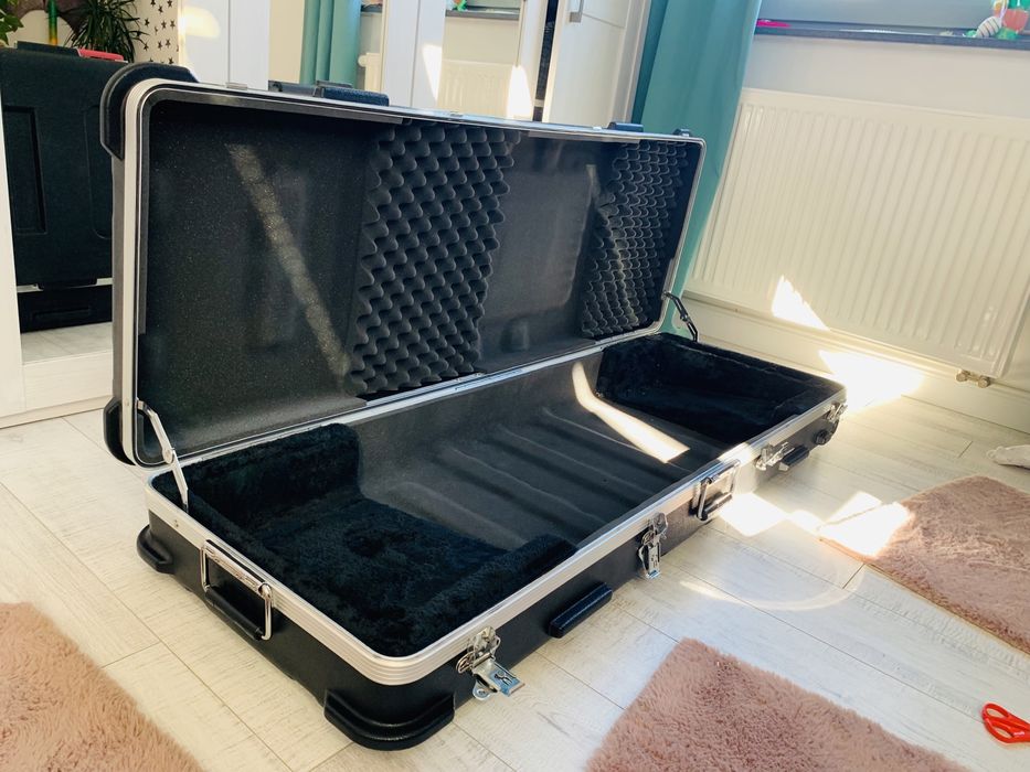 Pokrowiec hard case korg kronos 73