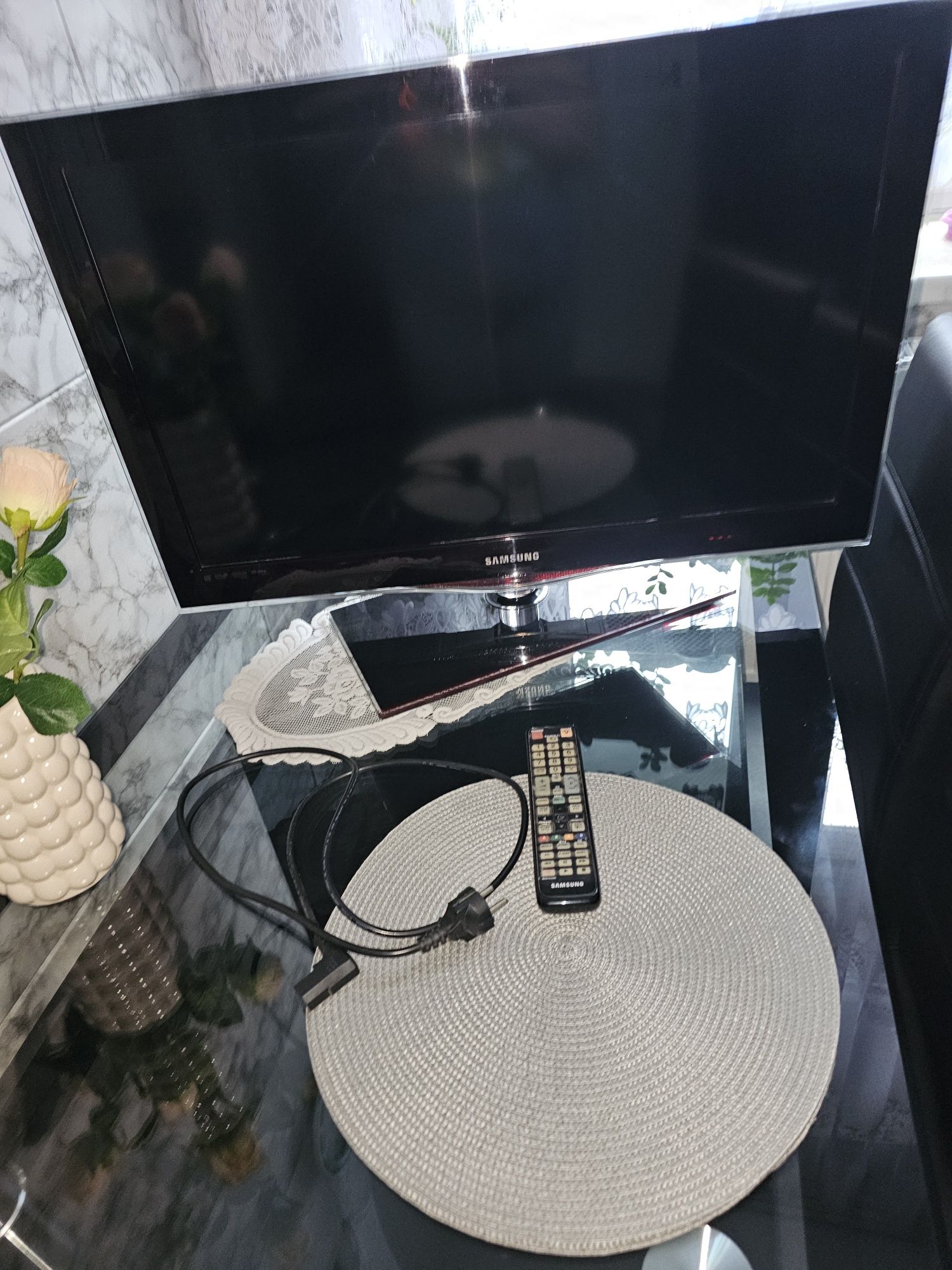 Telewizor samsung  32 całe