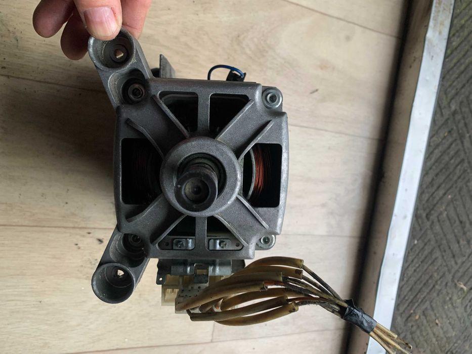 Двигун для пральної машини Zanussi MCA 38/64-148/ZN 3