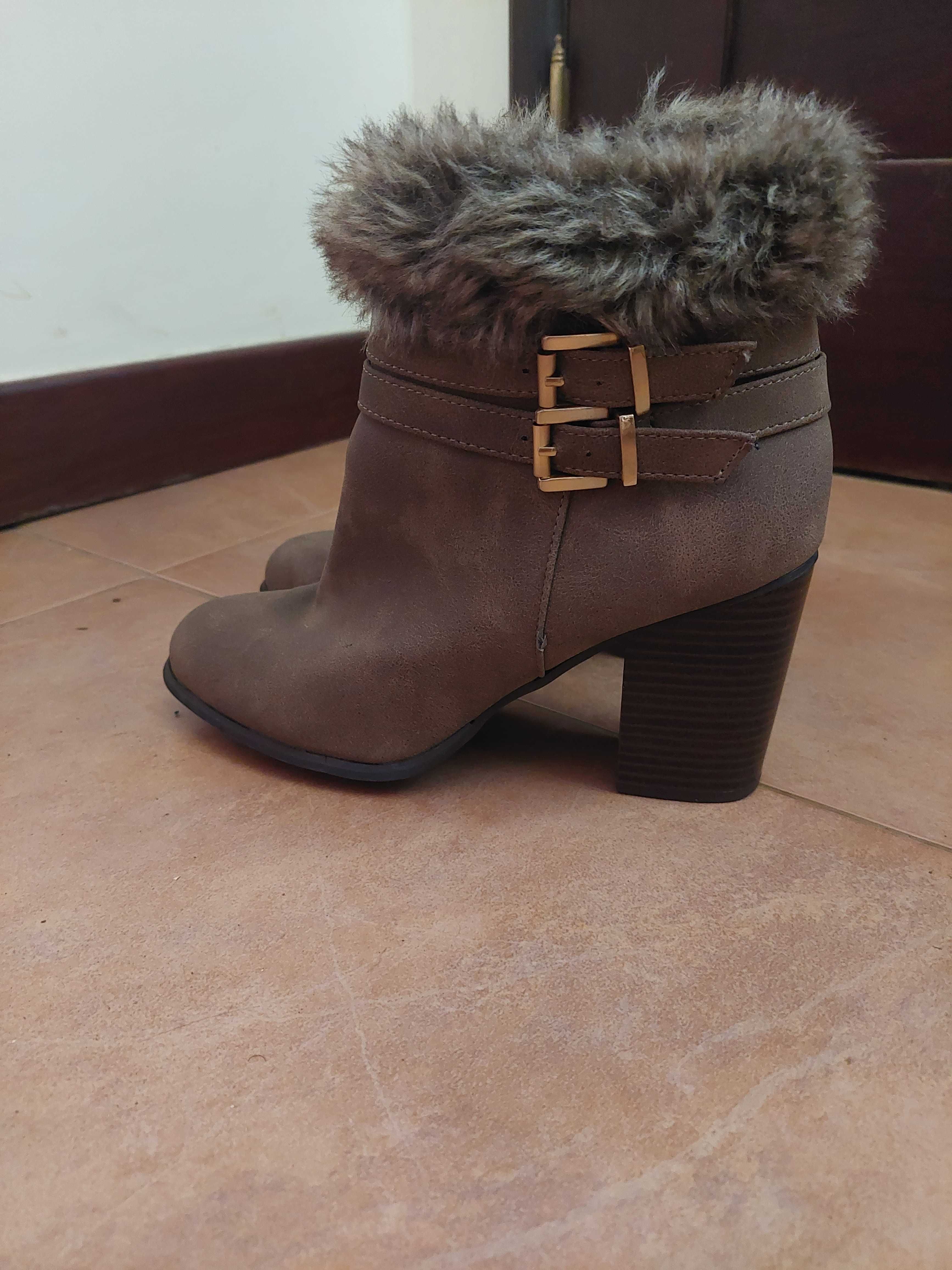 Botins com pelo Peackocs n.39