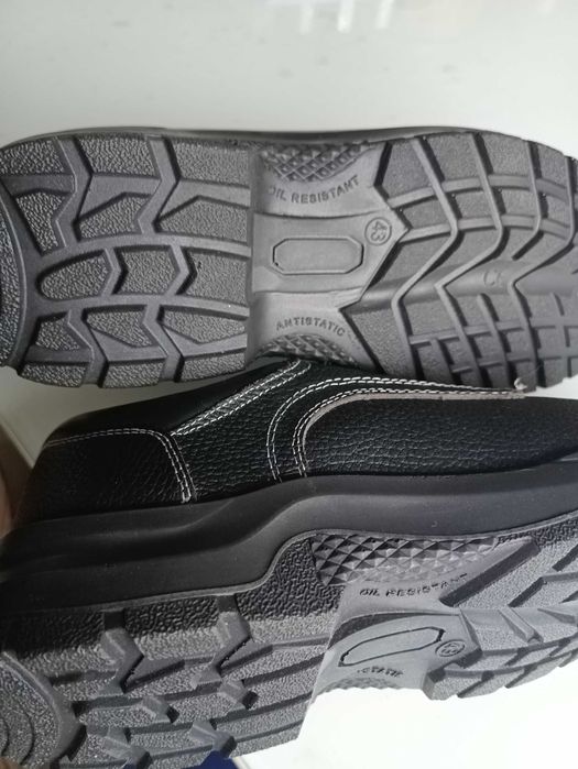 Полуботинки  захіщенні. 43 р.