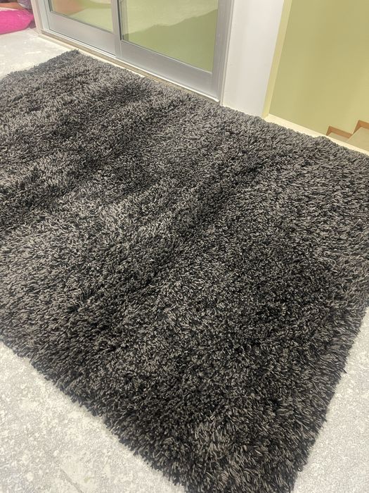 Carpetes Pretas e Cinza