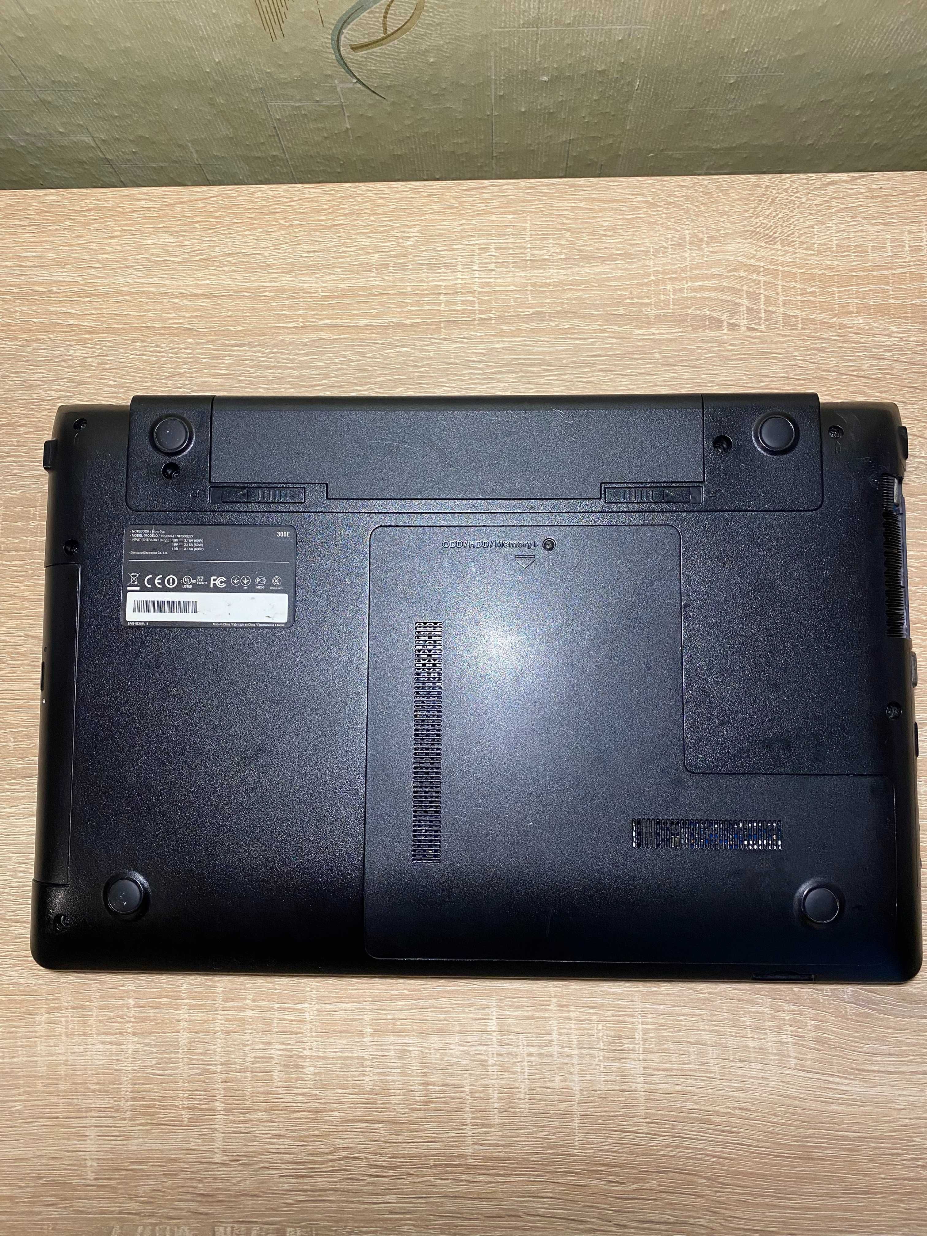 Ноутбук Samsung NP300e5x