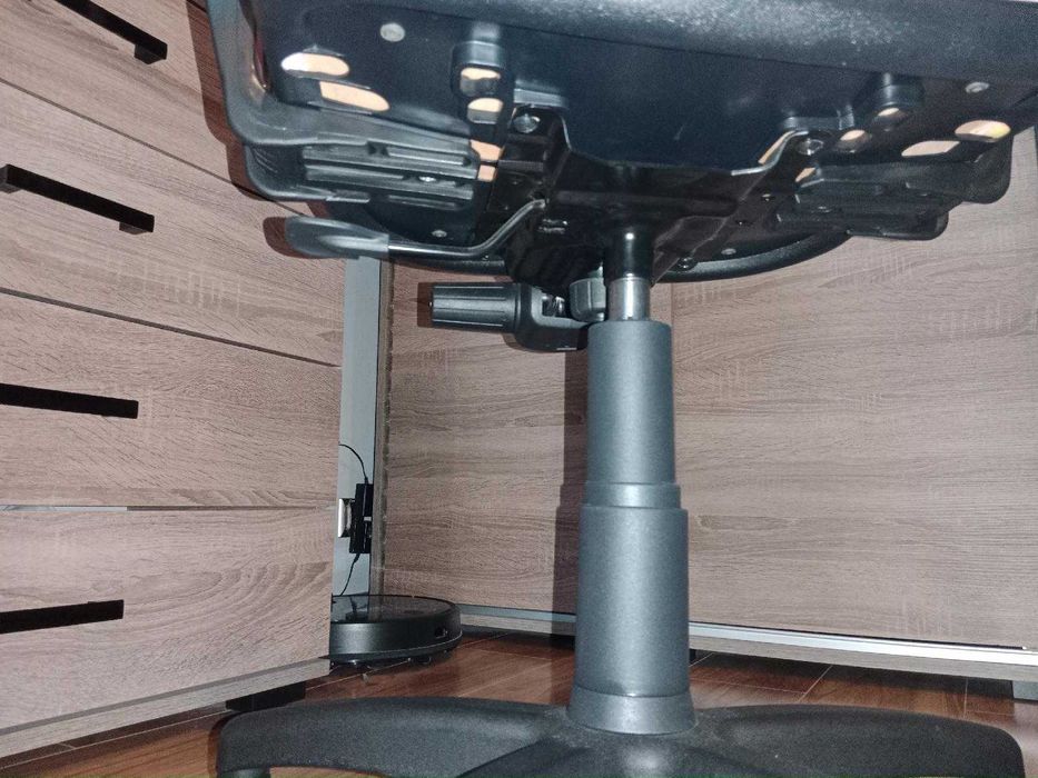 Fotel krzesło obrotowe młodzieżowe dziecięce do biurka używane tanio