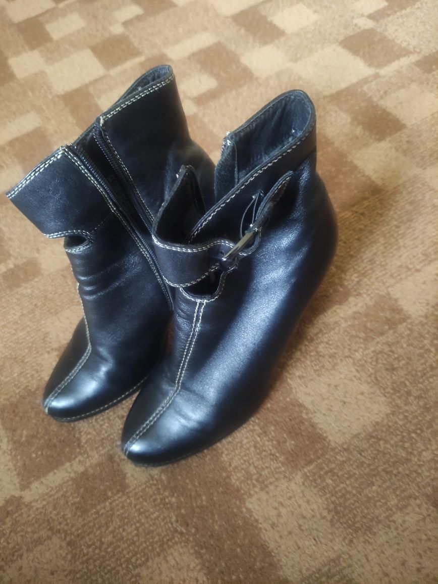 Продам чобітки весна-осінь р.39
