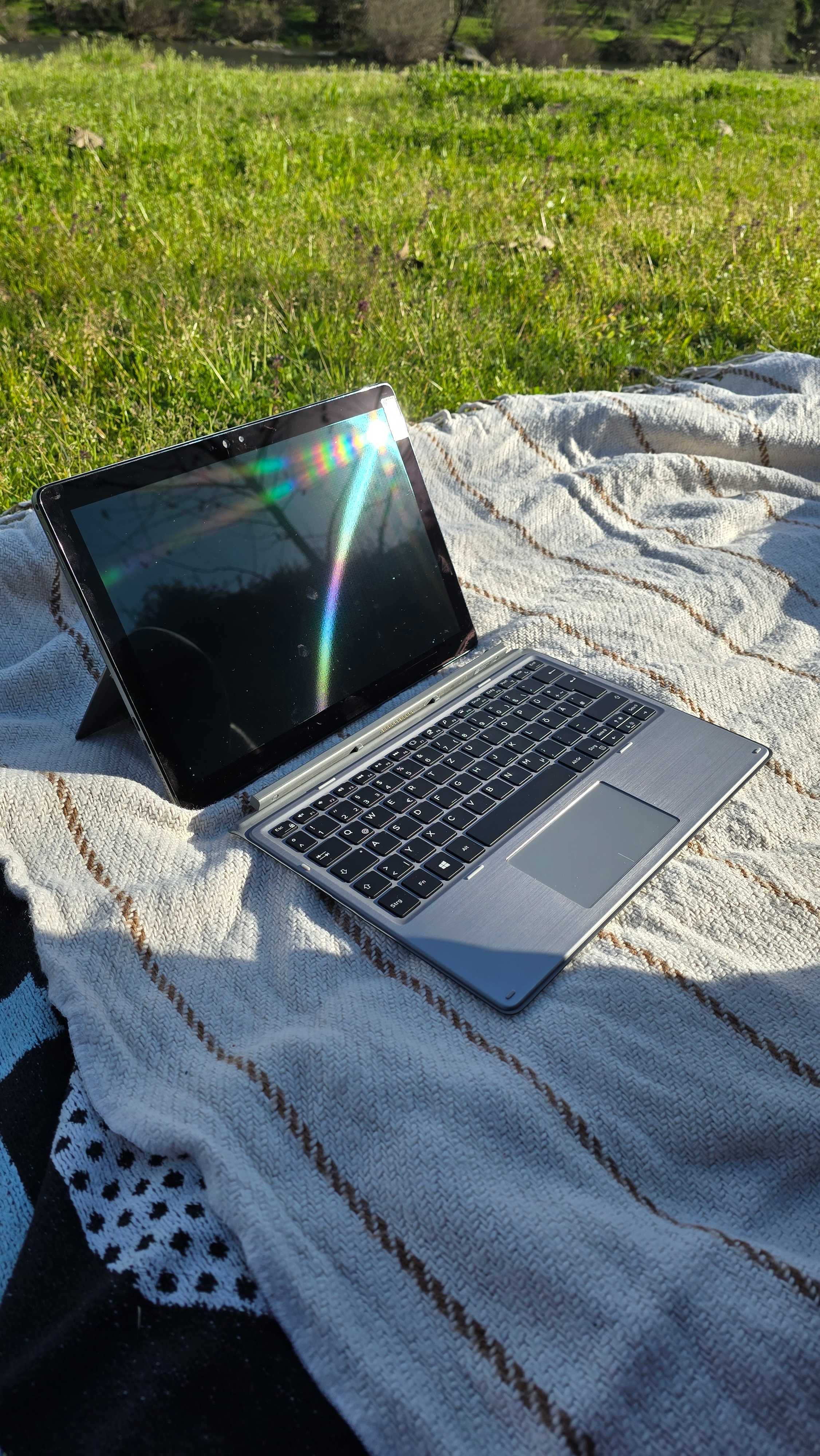 Dell Latitude 7210