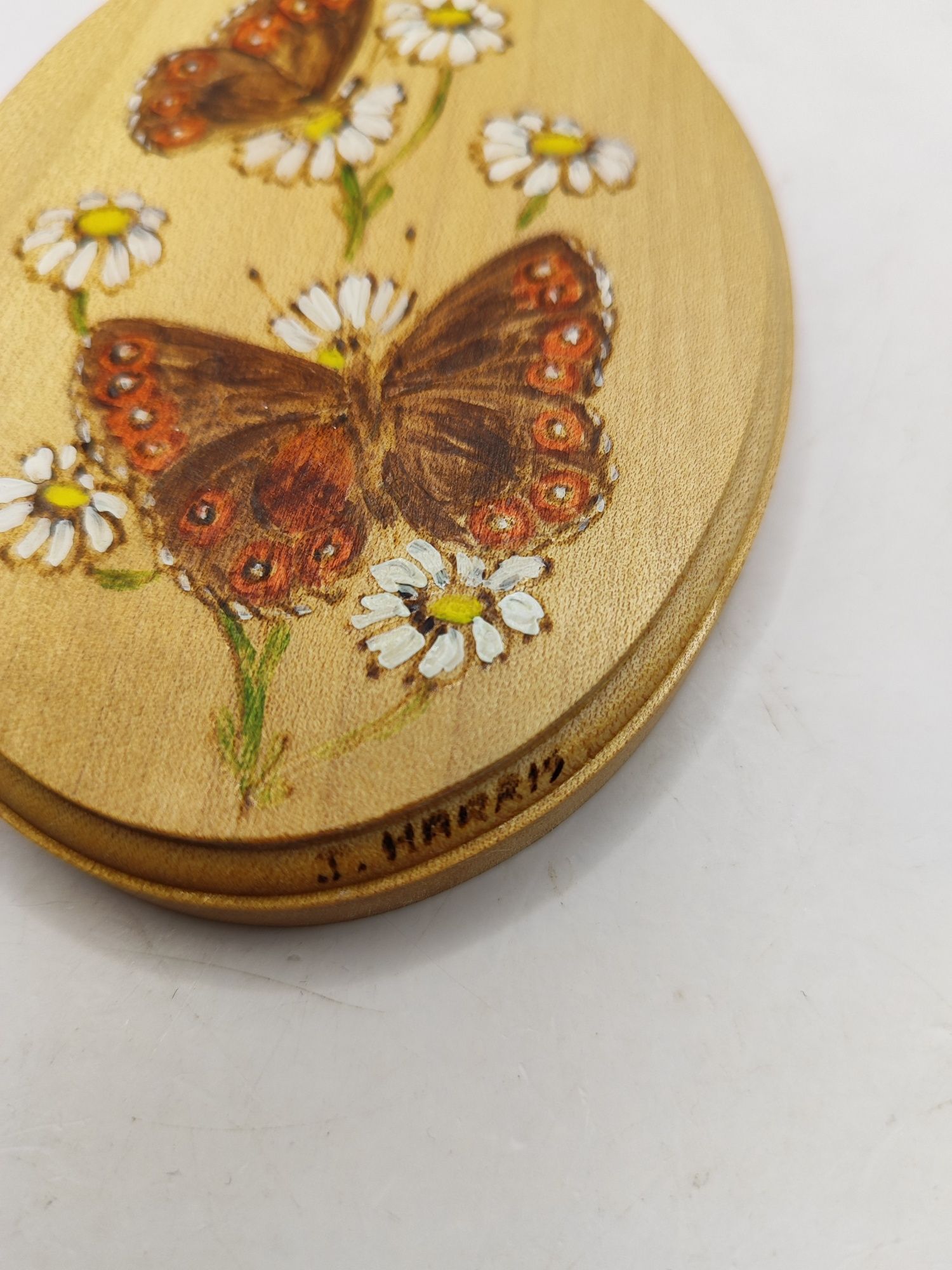 Drewniana zawieszka motyle i kwiaty ręcznie malowana Szkocja handmade