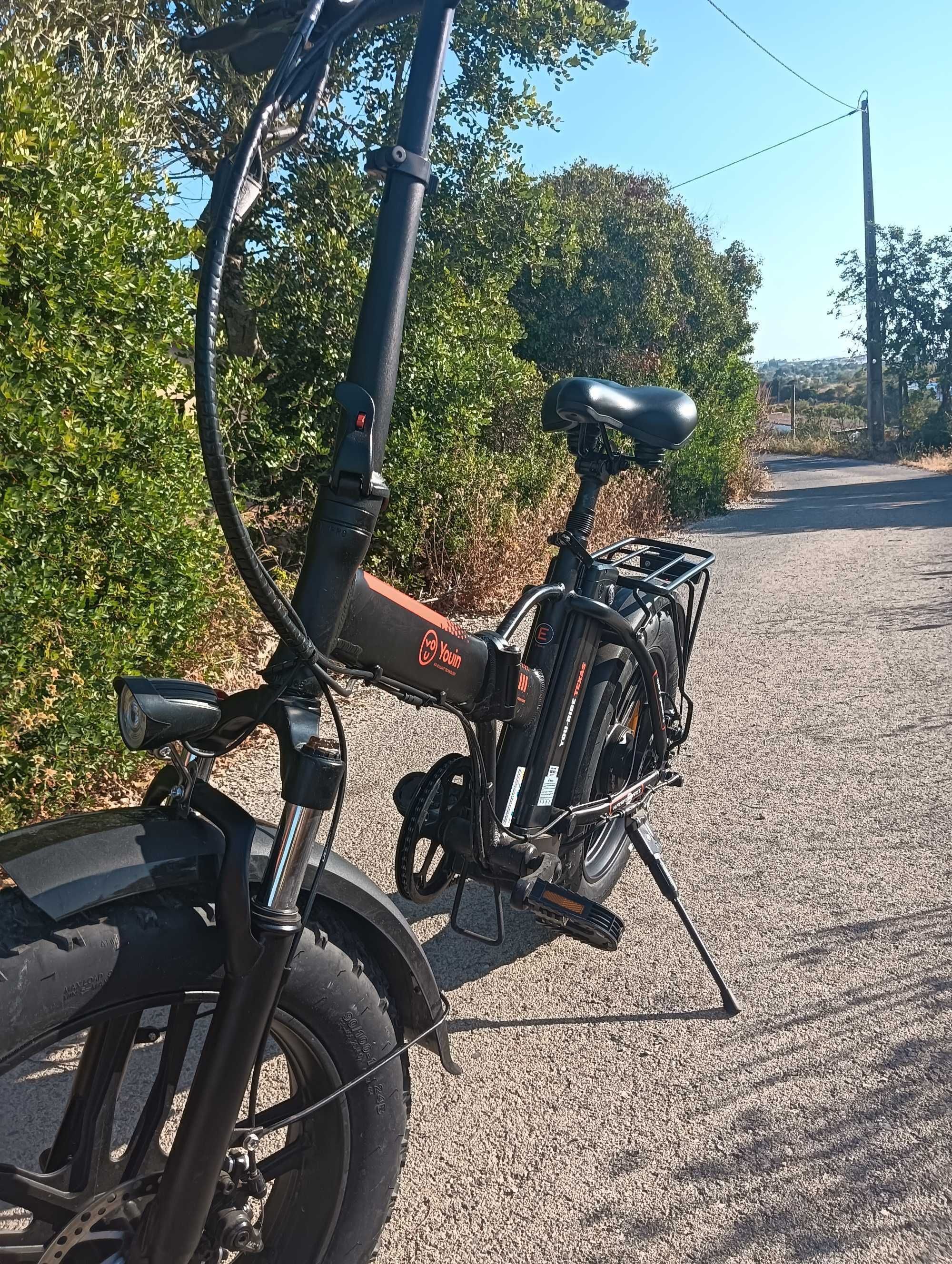 Bicicleta elétrica.
