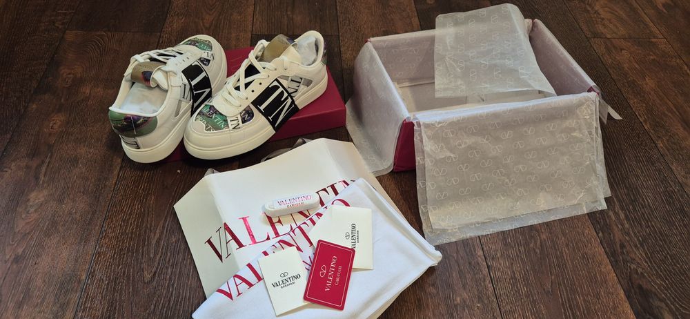 Buty męskie Valentino Garavani Calfskin rozm.42