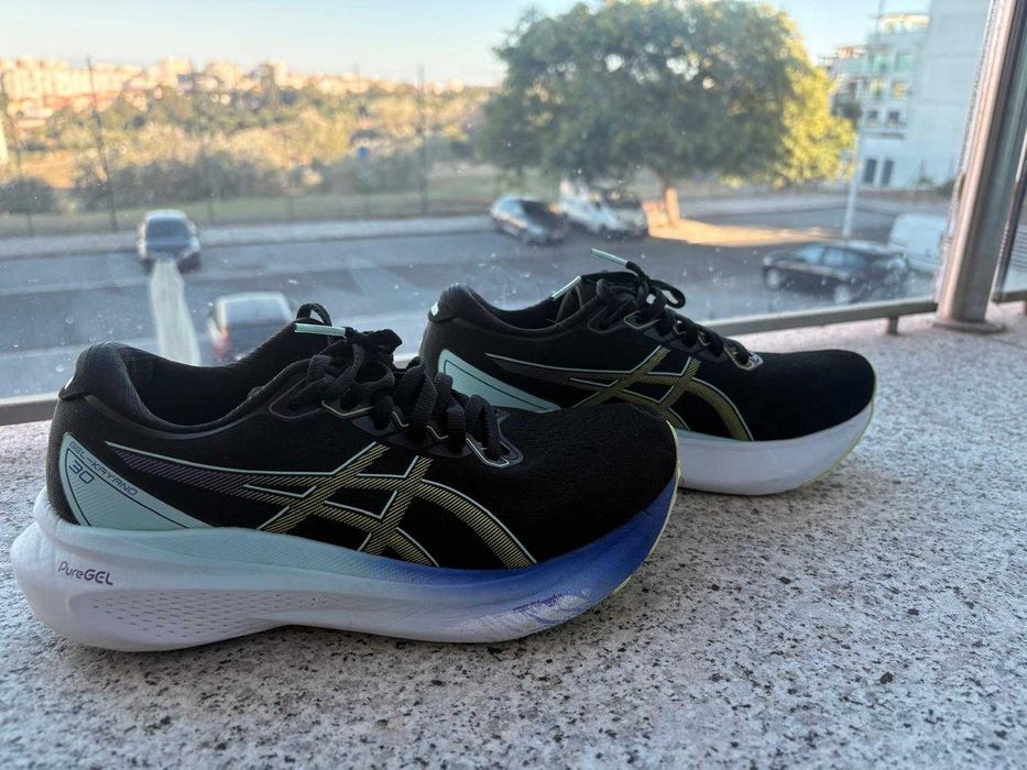 ASICS GEL KAYANO 30 - Tamanho 39 (NOVAS)