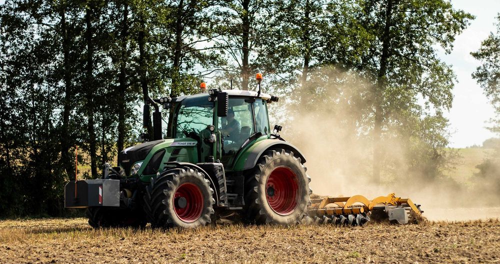 Wynajem ciągnika rolniczego Fendt/John Deere/Massey Ferguson
