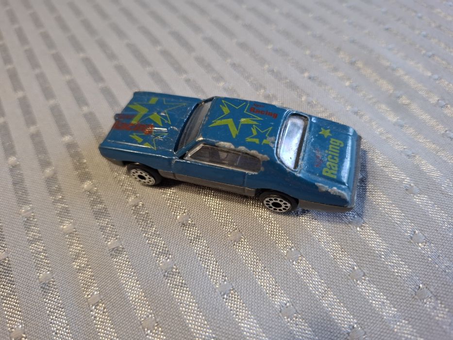 Model samochodu skala 1:64