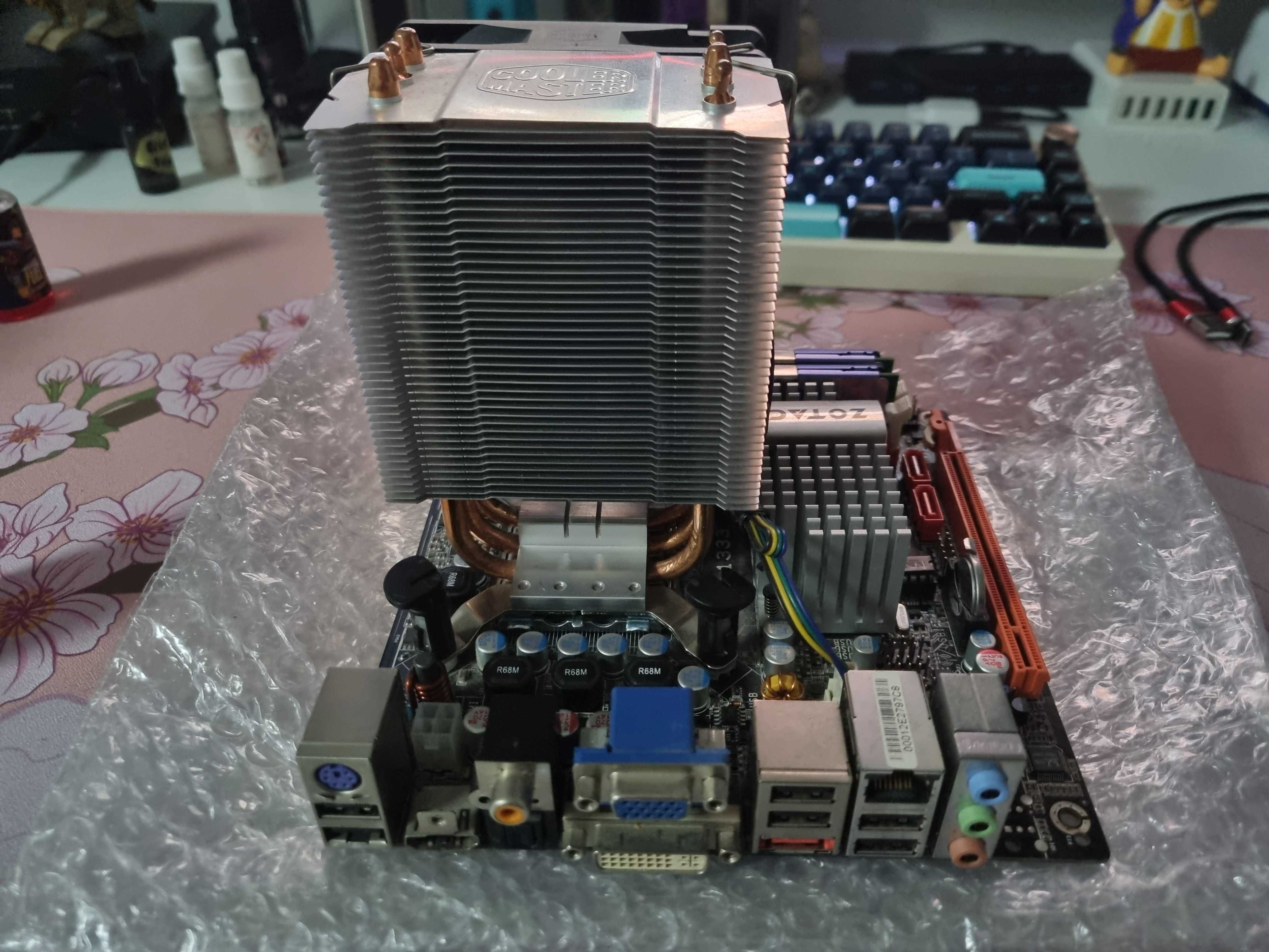 Płyta główna ITX zotac 775 z procesorem, 4GB ram i chłodzeniem