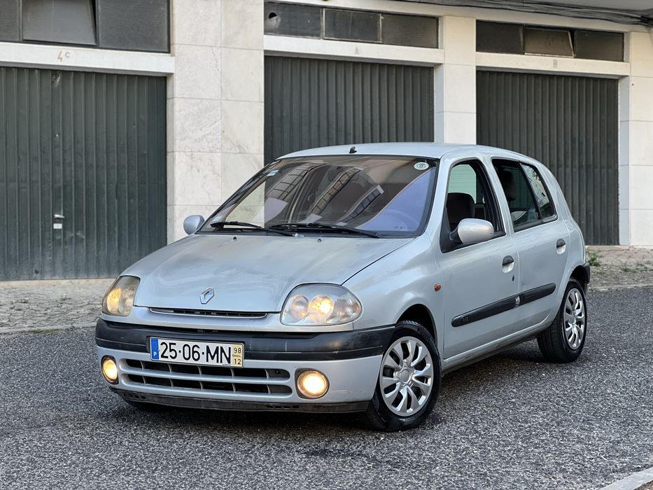 Renault Clio 1.4 A/C - 98