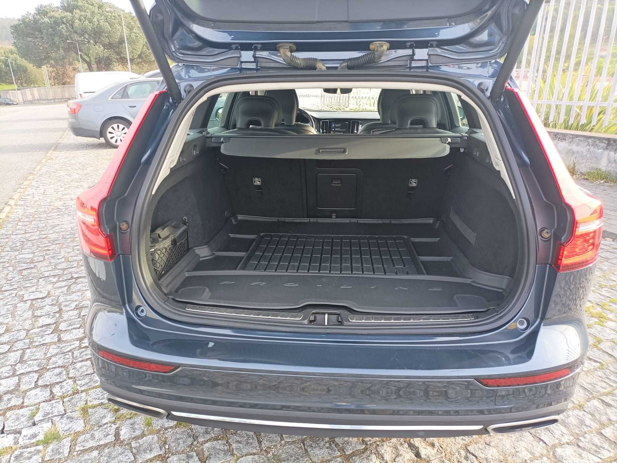 Volvo V60 T8 PHEV Inscription 390 cv