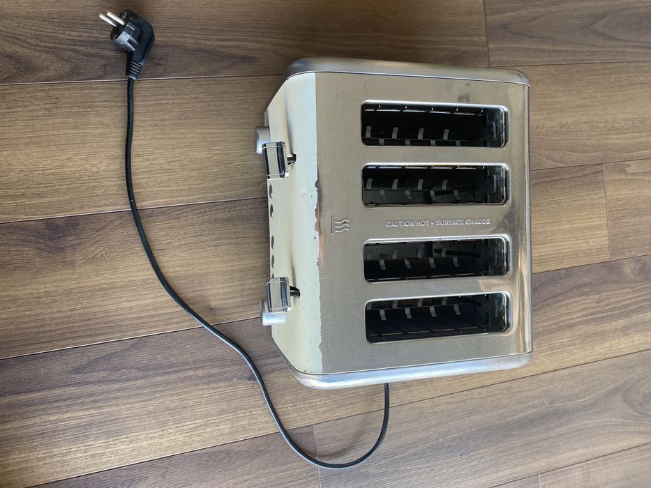 Torradeira familiar com qutro entradas