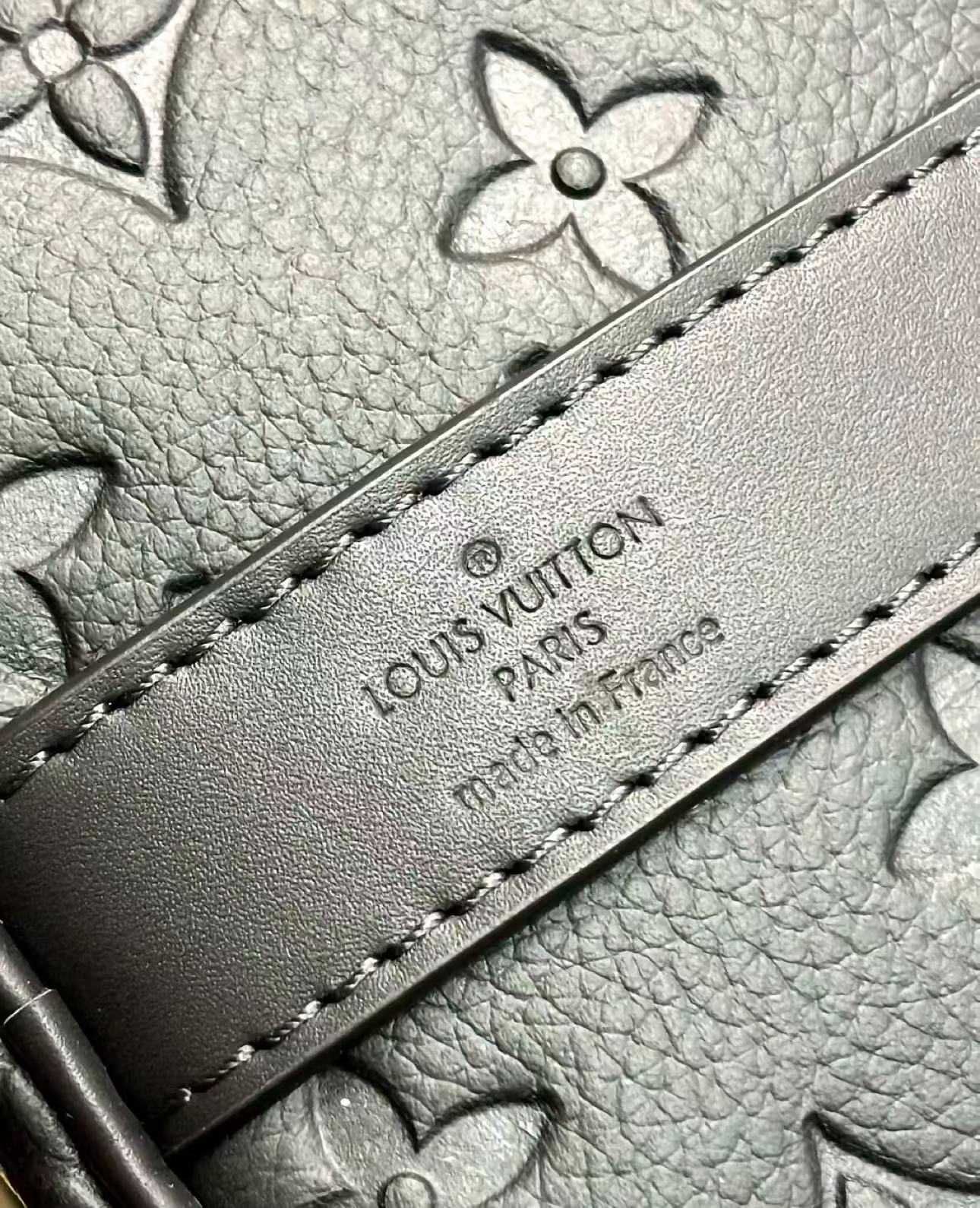 Mala de Viagem LOUIS VUITTON Keepall 25.
