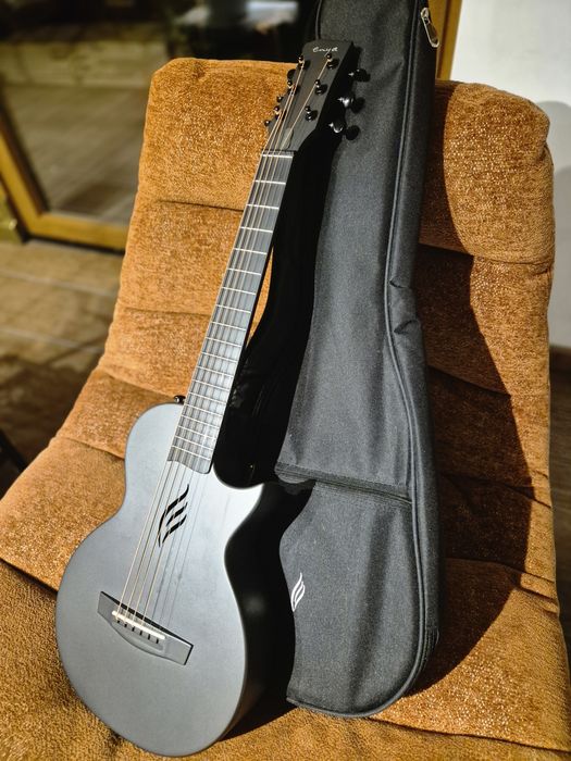 Mała gitara, wielką moc. Mini gitara turystyczna lub dla dziecka Enya