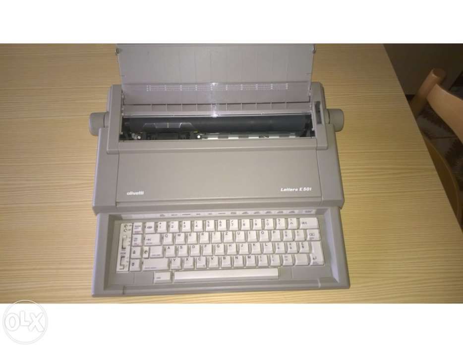 Máquina de escrever Olivetti