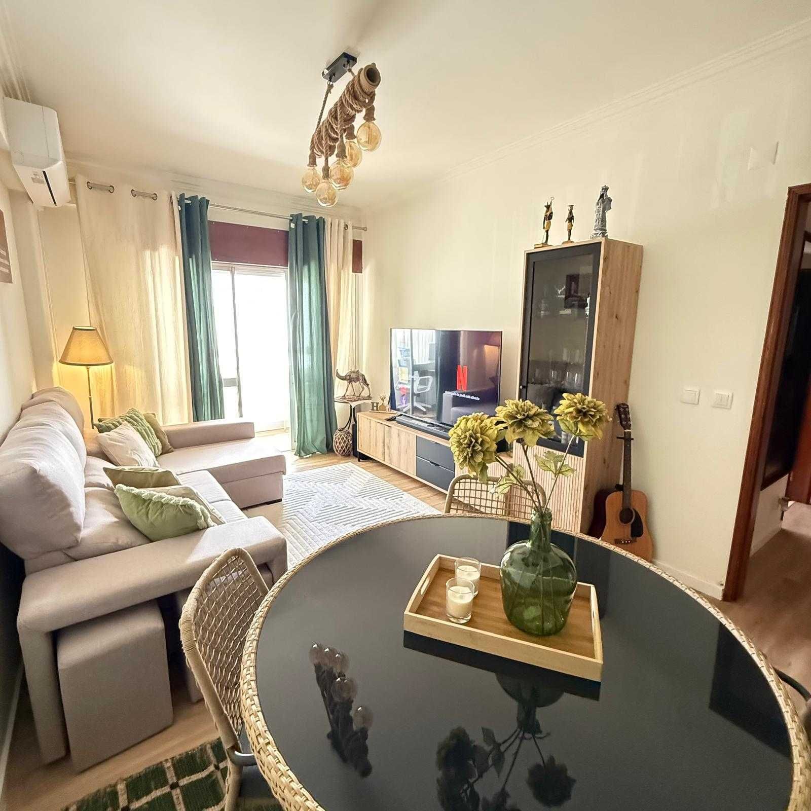 Apartamento Remodelado T1 – Almada - Feijó  (52m²) – Pronto a Habitar