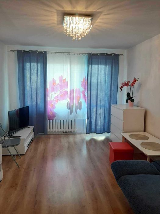 Wynajmę firmie 2 pokojowe mieszkanie w centrum miasta