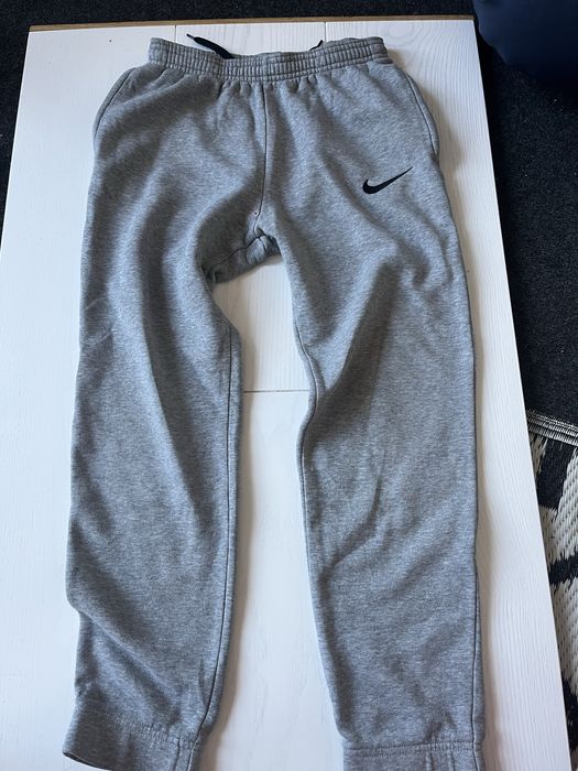 Spodnie dresowe nike dla dziecka